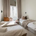 Spacious 5br By Opera, Liszt Ferenc & Centre *