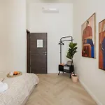 Apartment Spacious 5br By Opera, Liszt Ferenc & Centre *