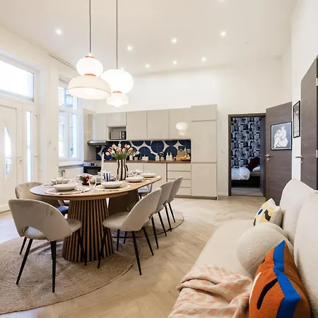 Apartmán Spacious 5br By Opera, Liszt Ferenc & Centre *