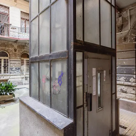Spacious 5br By Opera, Liszt Ferenc & Centre Budapešť