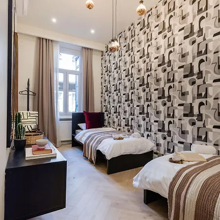 Spacious 5br By Opera, Liszt Ferenc & Centre * Budapešť