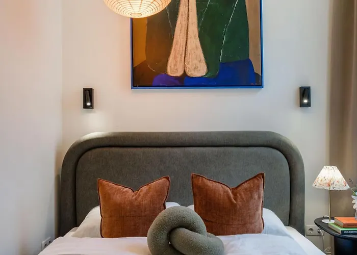 Spacious 5br By Opera, Liszt Ferenc & Centre *
