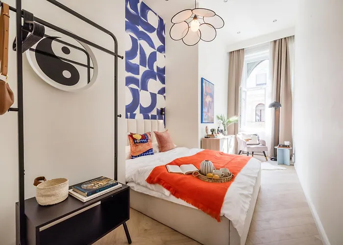 Spacious 5br By Opera, Liszt Ferenc & Centre