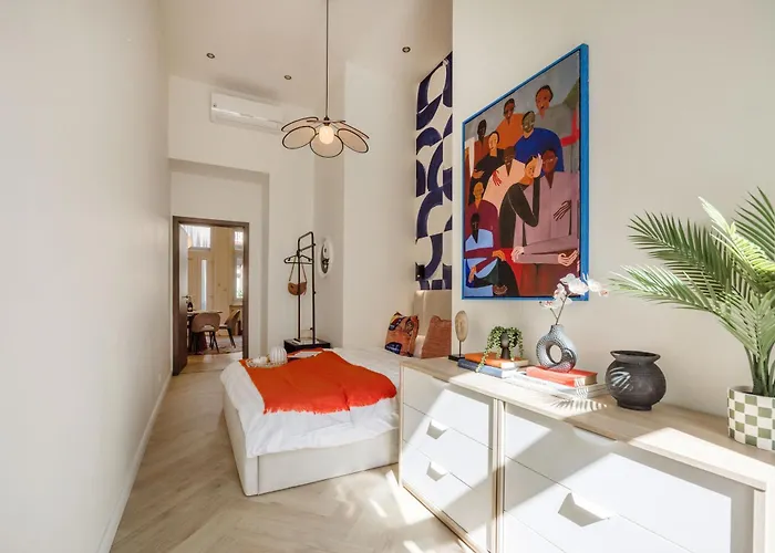 Апартаменты Spacious 5br By Opera, Liszt Ferenc & Centre *