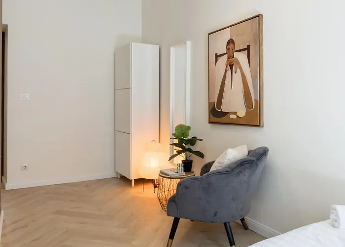 Spacious 5br By Opera, Liszt Ferenc & Centre *