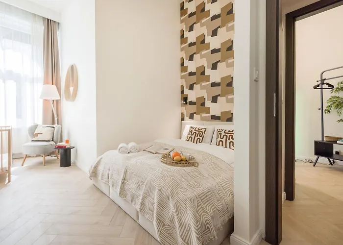 Spacious 5br By Opera, Liszt Ferenc & Centre Апартаменты *