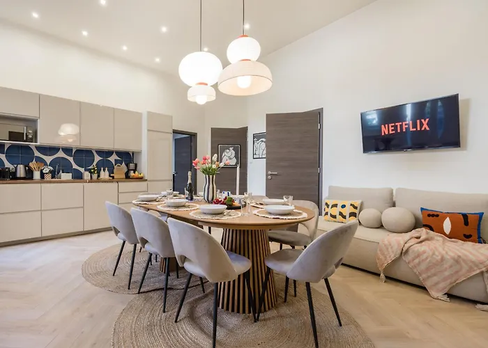 Апартаменты Spacious 5br By Opera, Liszt Ferenc & Centre
